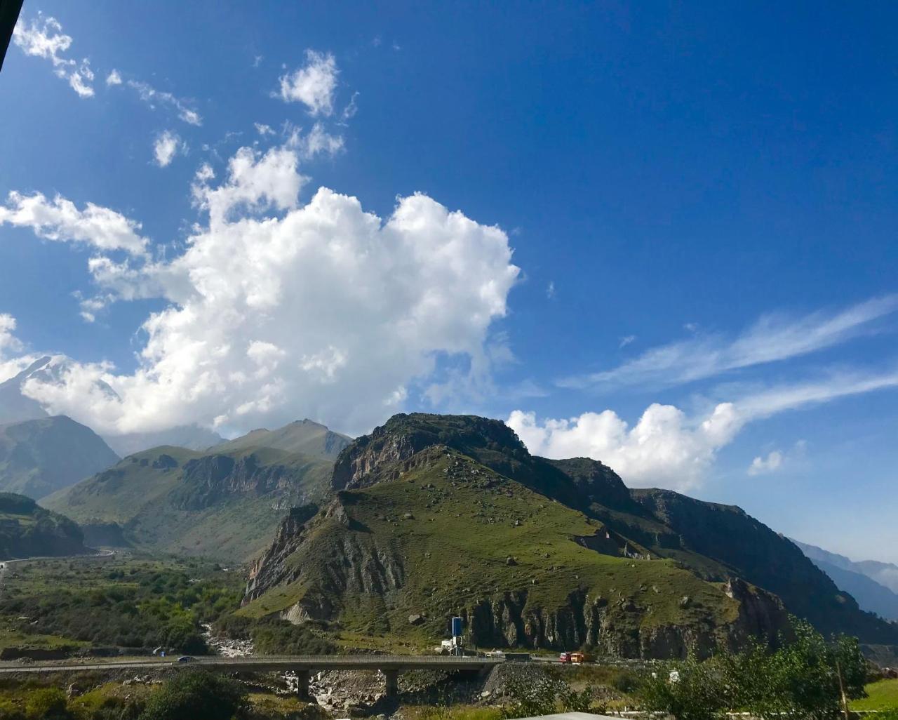 Riverside Kazbegi Bagian luar foto